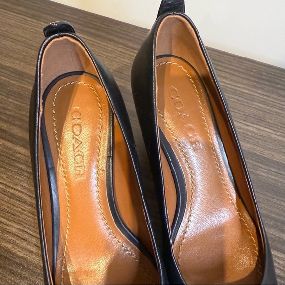 Coach | Women's 5.5 pointed black leather Waverly pump designer elegant - Picture 2 of 4